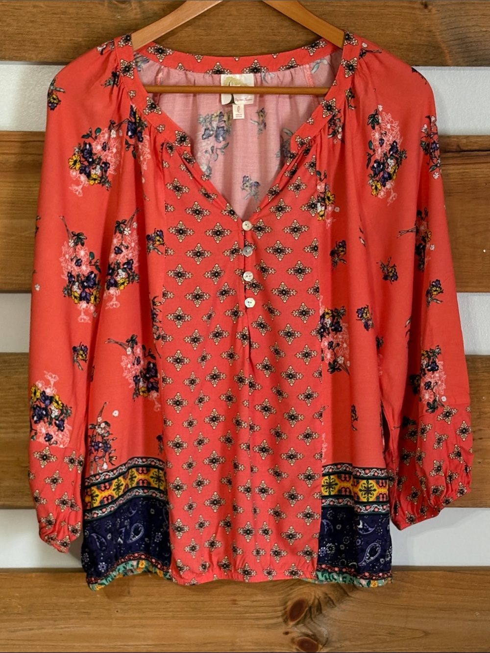 Fig & Flower Coral V-Neck Blouse 1/4 Button Floral Accents Elastic Sleeve Size L